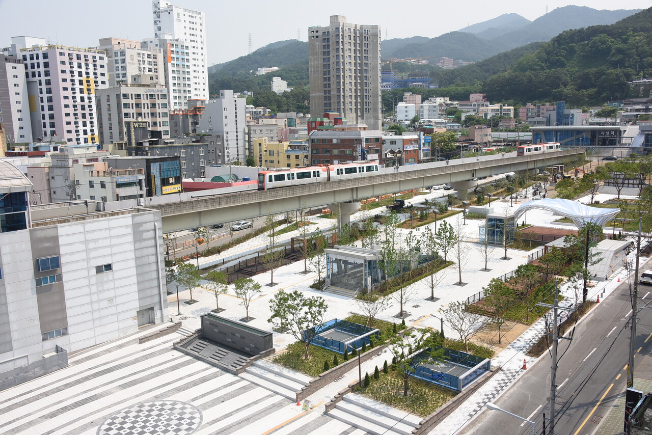 [사상구] 사상역 내리면 바로 '초록 힐링'! 사상그린광장 시민 품으로